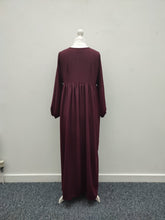 Load image into Gallery viewer, Maroon Mid-Pleat Abaya
